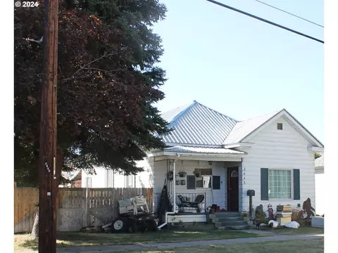 2445 Baker St, Baker City, OR 97814