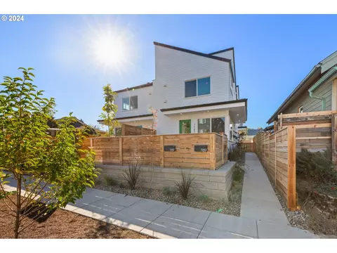 7187 N Greenwich Ave, Portland, OR 97217
