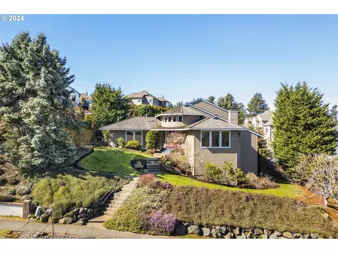 21315 Parkview Ter, West Linn, OR 97068