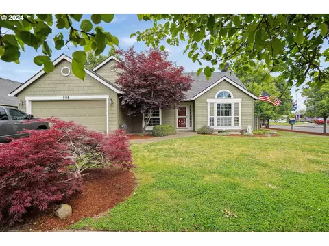 505 Maple St, Mount Angel, OR 97362