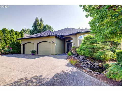 4332 NW Tamoshanter Way, Portland, OR 97229