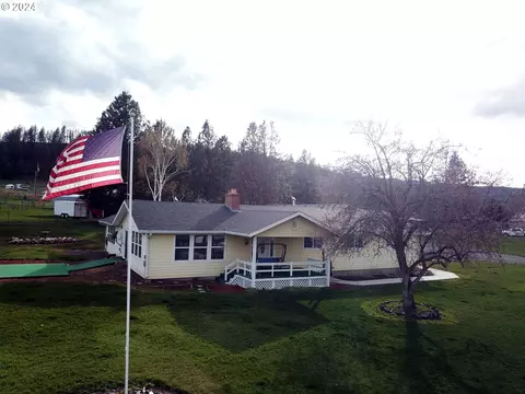 406 Wynema St, Wallowa, OR 97885