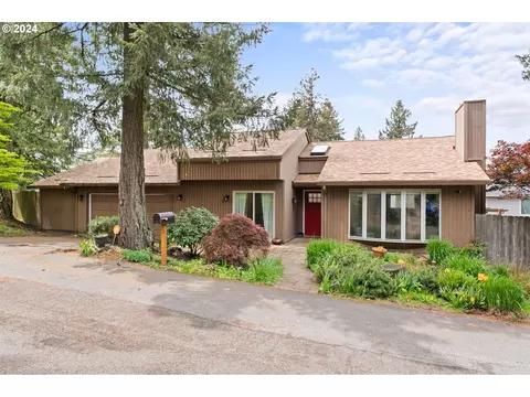 6703 SW Taylors Ferry Rd, Portland, OR 97223