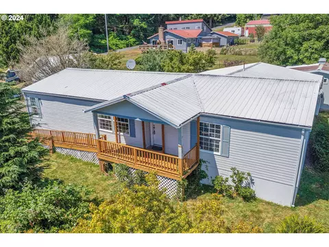 76066 Atkins Rd, Rainier, OR 97048