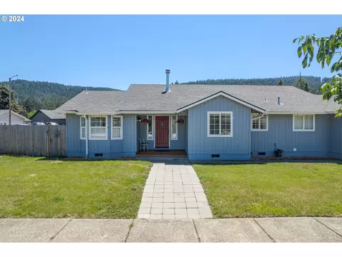 7345 B St, Springfield, OR 97478