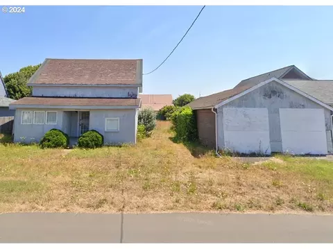 1045 NE Commercial St, Waldport, OR 97394