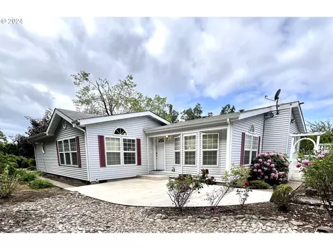 1785 Pritchett Pl, Cottage Grove, OR 97424