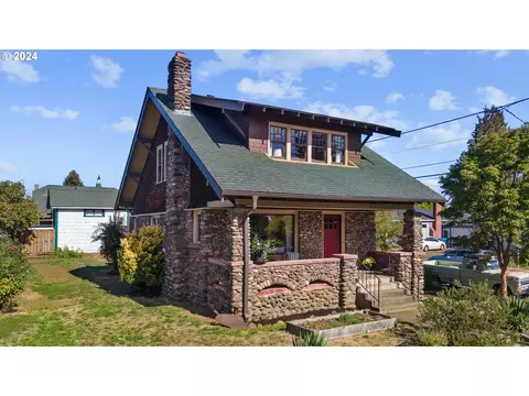 7065 NE Oregon St, Portland, OR 97213
