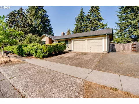 530 66th St, Springfield, OR 97478