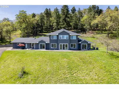 721 Bellwood Ln, Roseburg, OR 97471