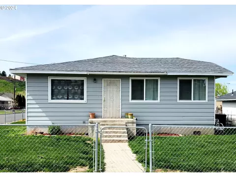 132 Dehaven St, Milton Freewater, OR 97862
