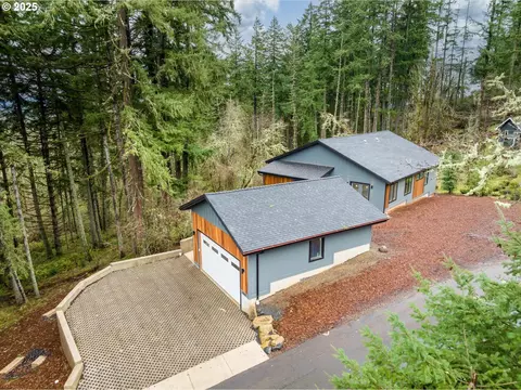 4047 Southpointe Dr, Eugene, OR 97405