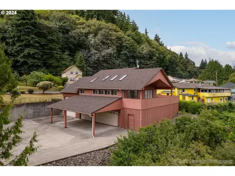 1105 W C St, Rainier, OR 97048