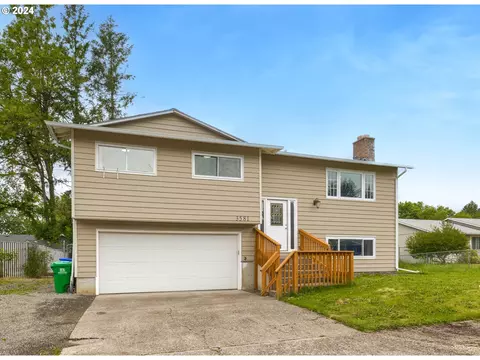 3581 NE 7th Ct, Gresham, OR 97030