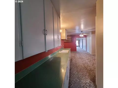 Entry Way - 265 N 4th Ave, Elgin, OR 97827 photo 2 of 3