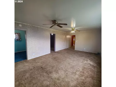 Living - 265 N 4th Ave, Elgin, OR 97827 photo 1 of 5
