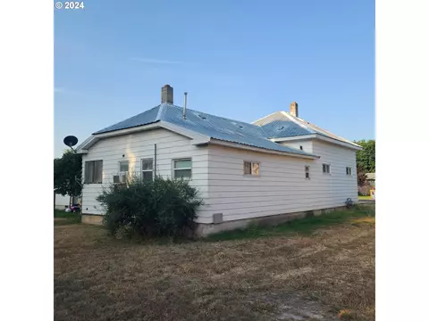 265 N 4th Ave, Elgin, OR 97827