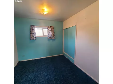Bedroom - 265 N 4th Ave, Elgin, OR 97827 photo 1 of 6