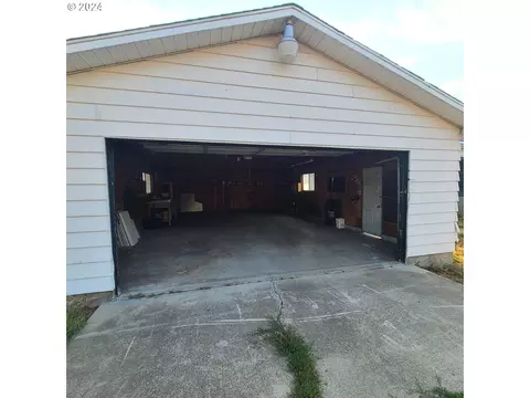 Other - 265 N 4th Ave, Elgin, OR 97827 photo 2 of 17