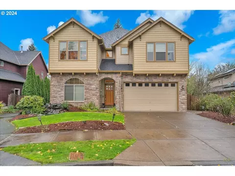 6842 NE Willowgrove St, Hillsboro, OR 97124