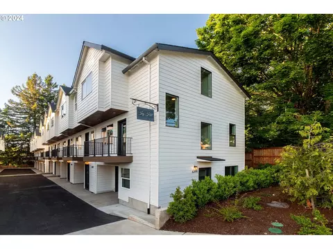 6389 E Burnside St, Portland, OR 97215