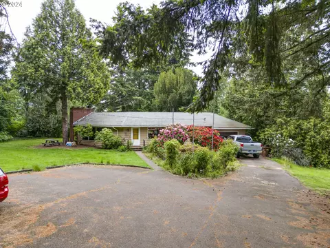 9802 SE Hillcrest Rd, Happy Valley, OR 97086