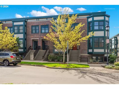 6240 NE Brighton St, Hillsboro, OR 97124