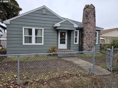 1321 E 13th Pl, The Dalles, OR 97058