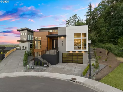762 NE Province Ct, Camas, WA 98607