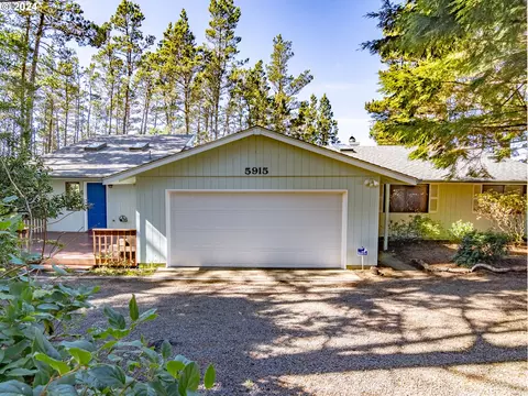 5915 La Plaza Pl, Lincoln City, OR 97367