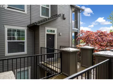 2505 Snowberry Ridge Ct, West Linn, OR 97068