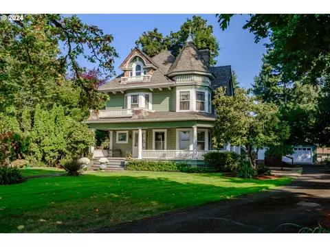 2888 Yolanda Ave, Springfield, OR 97477