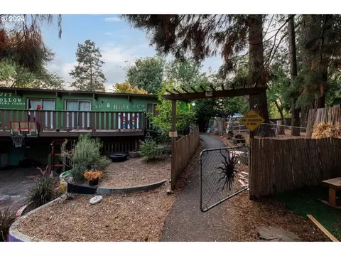 4455 SW 99th Ave, Beaverton, OR 97005