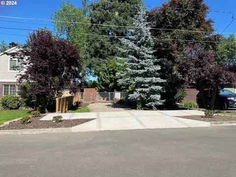 13 Th, West Linn, OR 97068