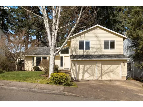 17437 Wake Robin Cir, Oregon City, OR 97045