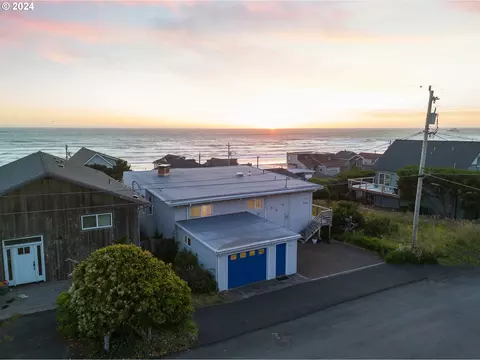 6345 NE Mast Ave, Lincoln City, OR 97367