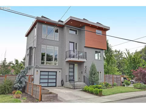 7906 N Burrage Ave, Portland, OR 97217