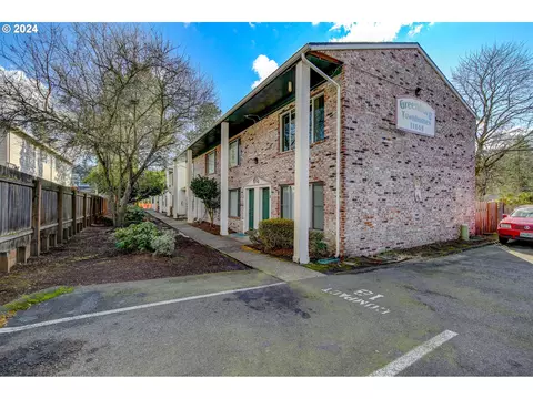 11445 SW Greenburg Rd, Portland, OR 97223