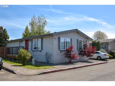 1949 SE Palmquist Rd #90, Gresham, OR 97080