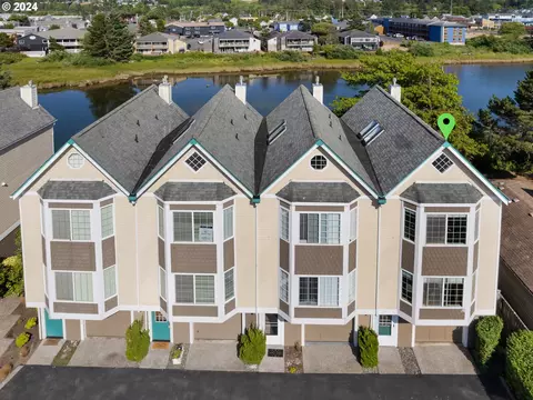 795 S Edgewood St, Seaside, OR 97138