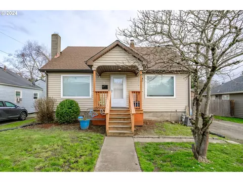 198 NE 24th St, Salem, OR 97301