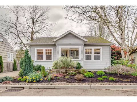 218 SE Washington St, Mcminnville, OR 97128