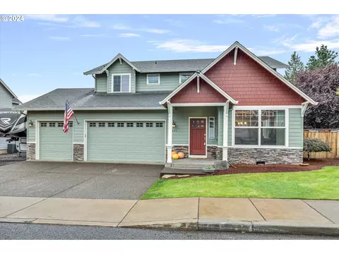 1421 NE 18th Pl, Canby, OR 97013