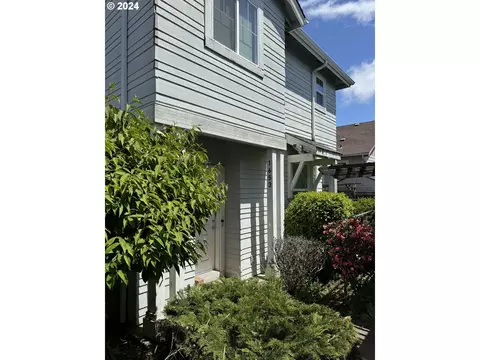 1653 Hamlet Ln, Eugene, OR 97402