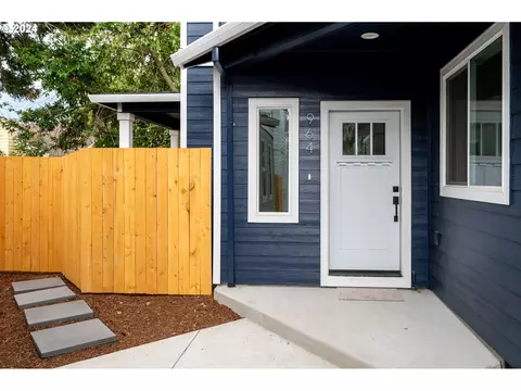 964 NE 84th Ave, Portland, OR 97220