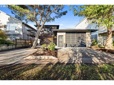 440 Avenue I, Seaside, OR 97138