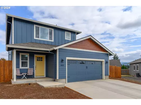 301 NW Hope Ct, Willamina, OR 97396