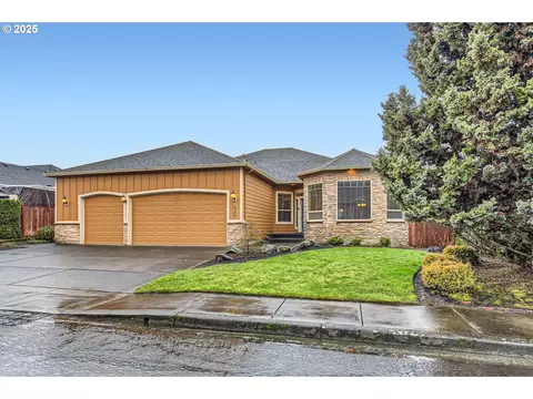 606 E 17th Cir, La Center, WA 98629