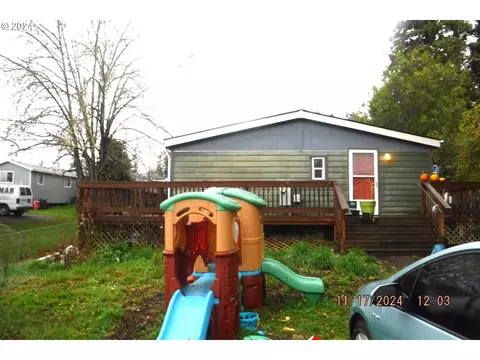 1915 E Cedar St, Myrtle Point, OR 97458 photo 1