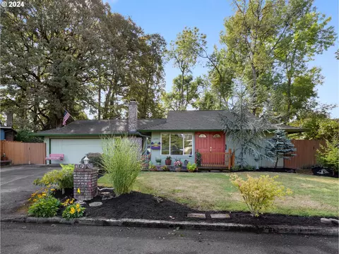 16290 SE Sterling Cir, Milwaukie, OR 97267